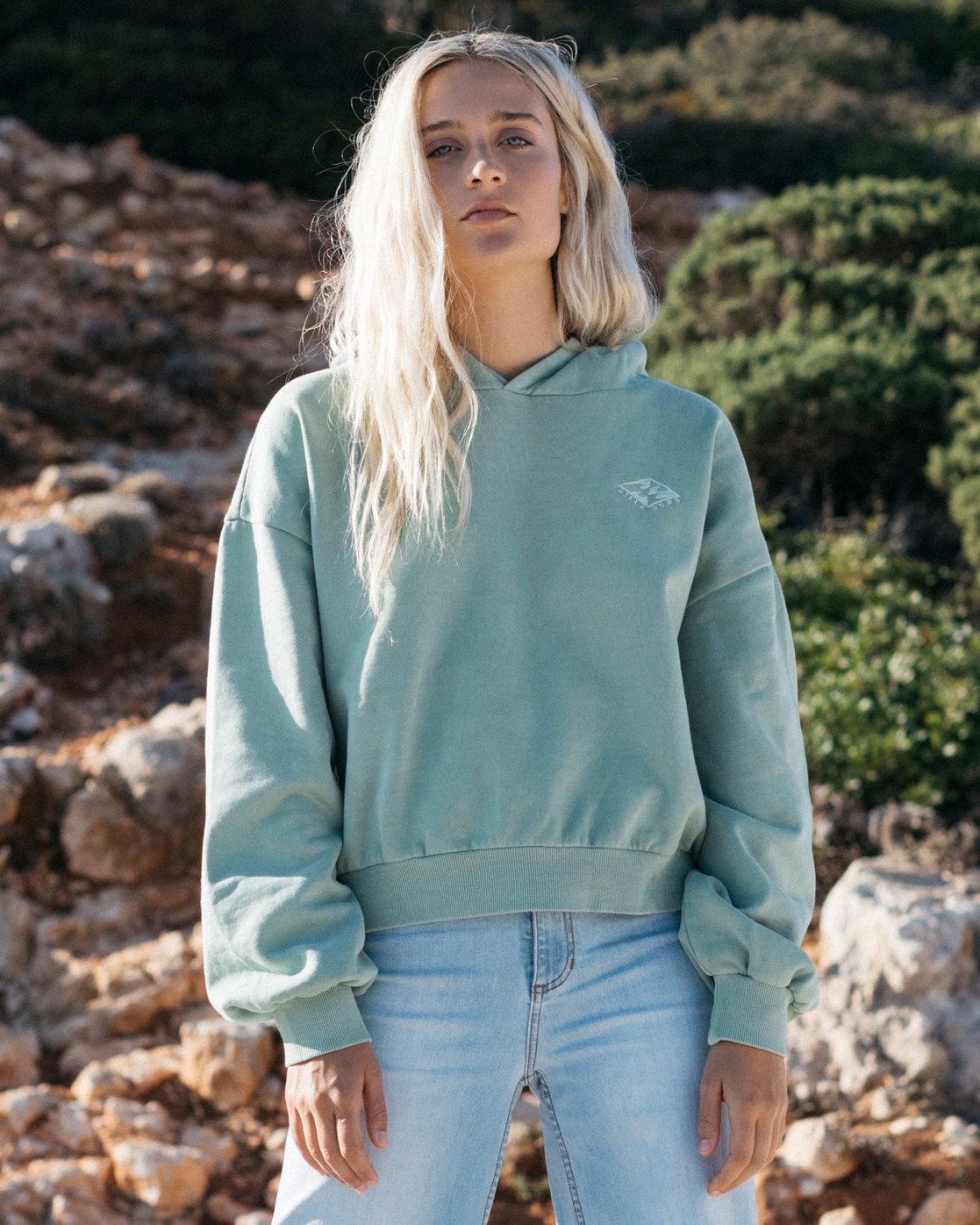 white billabong hoodie