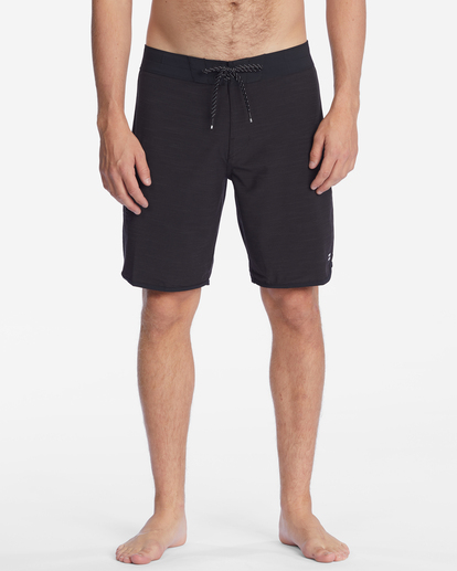 2 73 Pro Boardshorts 20" Black ABYBS00261 Billabong