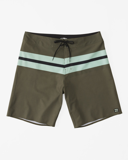 0 Momentum Airlite Performance 19" Boardshorts Green ABYBS00381 Billabong