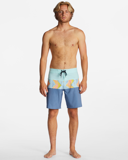 3 Tribong Pro - Performance-Boardshorts für Männer Blau ABYBS00389 Billabong