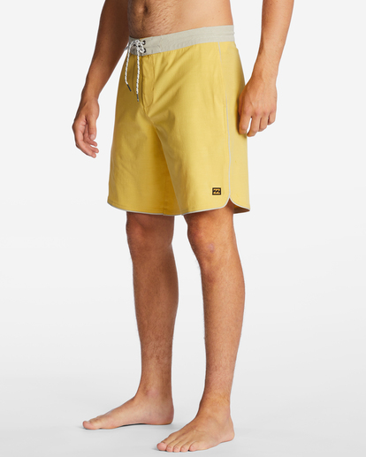 5 73 Lo Tide - Calções de banho pelo joelho para Homem Amarelo ABYBS00401 Billabong