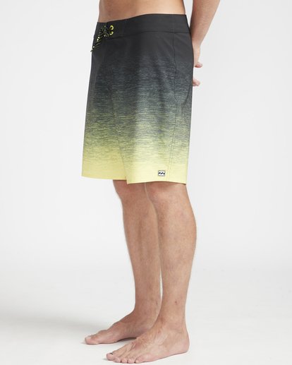 7 Tripper Pro 18" Boardshorts Black N1BS15BIP9 Billabong