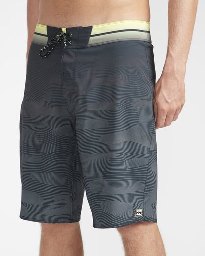 0 Resistance Pro 20" Boardshorts Noir N1BS16BIP9 Billabong