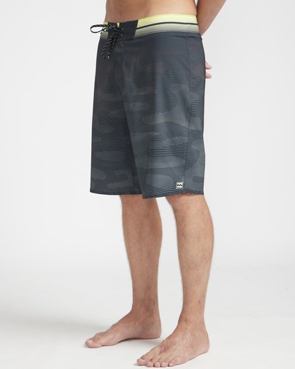 7 Resistance Pro 20" Boardshorts  N1BS16BIP9 Billabong