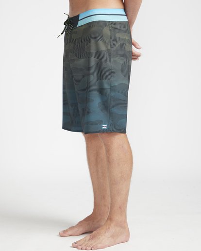 3 Resistance Pro 20" Boardshorts Blue N1BS16BIP9 Billabong