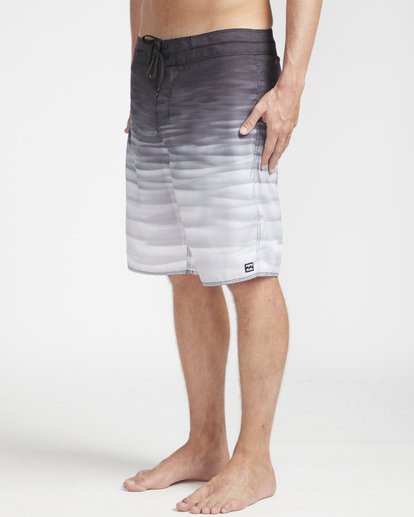 5 Resistance Originals 20" Boardshorts Black N1BS28BIP9 Billabong