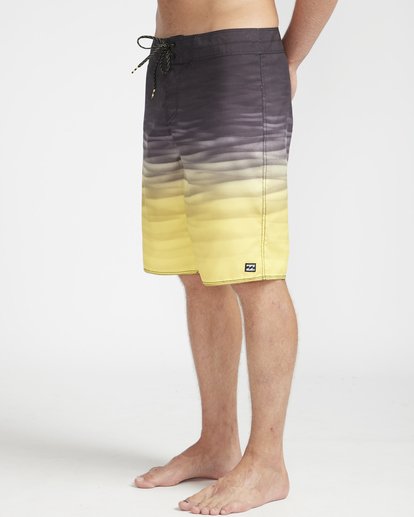 5 Resistance Originals 20" Boardshorts Gray N1BS28BIP9 Billabong