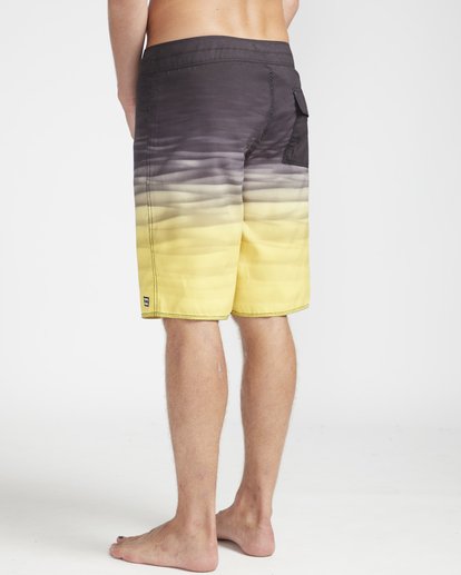 6 Resistance Originals 20" Boardshorts Gray N1BS28BIP9 Billabong