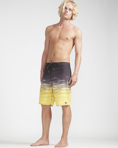 2 Resistance Originals 20" Boardshorts Gray N1BS28BIP9 Billabong