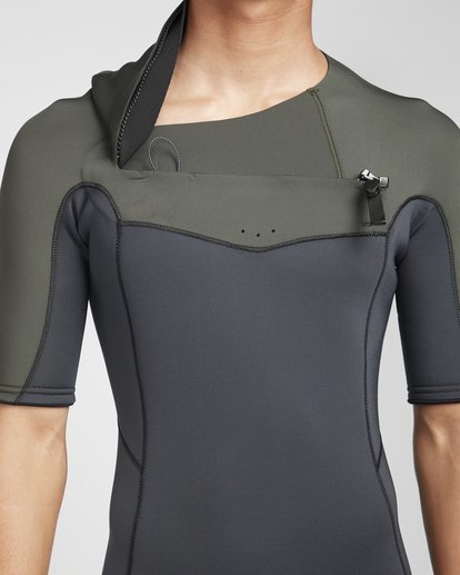 5 2/2 Furnace Absolute Chestzip Black N42M19BIP9 Billabong