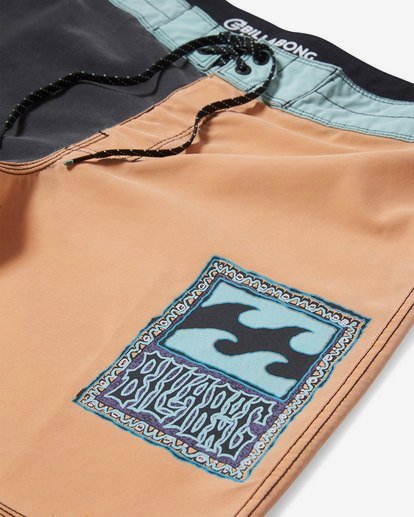 4 Warp Pro 19" Boardshorts  P1BS08BIS9 Billabong