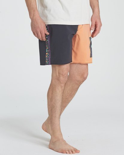 10 Warp Pro 19" Boardshorts  P1BS08BIS9 Billabong