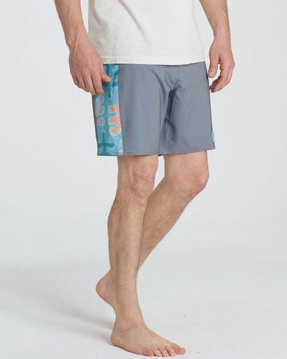 6 Split Scene Pro 19" Boardshorts Gray P1BS09BIS9 Billabong