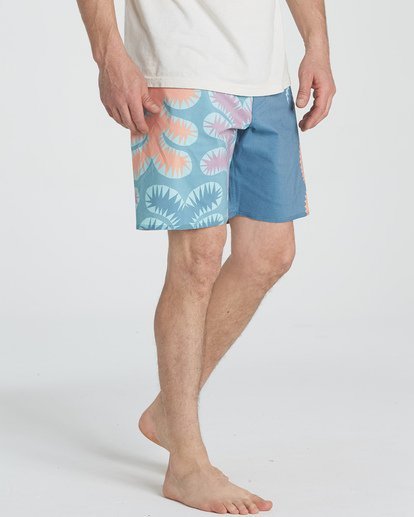 10 Strange Flora Pro 18" Boardshorts Orange P1BS10BIS9 Billabong