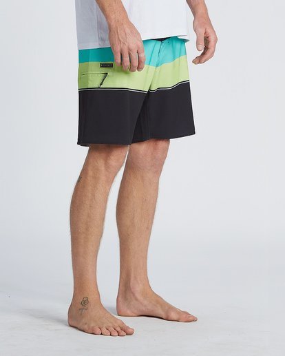 9 Momentum Airlite 19" - Performance Striped Board Shorts for Men Black S1BS19BIP0 Billabong