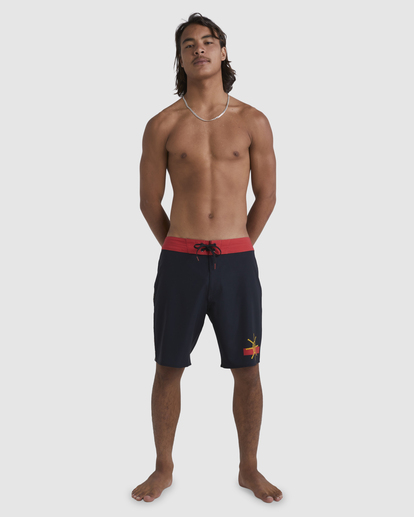 8 Otis Flag Pro - Performance-Boardshorts für Männer Schwarz UBYBS00159 Billabong