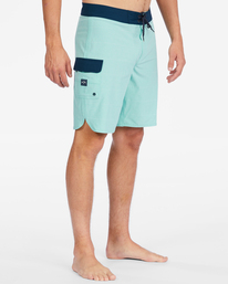4 73 Pro Boardshorts 20" Green ABYBS00261 Billabong