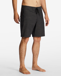 6 Surftrek Lo Tide - Boardshorts für Männer Schwarz ABYBS00403 Billabong