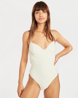 Sandy Kiss One Piece  N3SW11BIP9