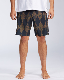 Diamonds AI Pro 18.5" - Board Shorts for Men  V1BS07BIW0