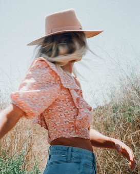 Salty Blonde Shine On - Cropped Top for Women  W3TP15BIP1