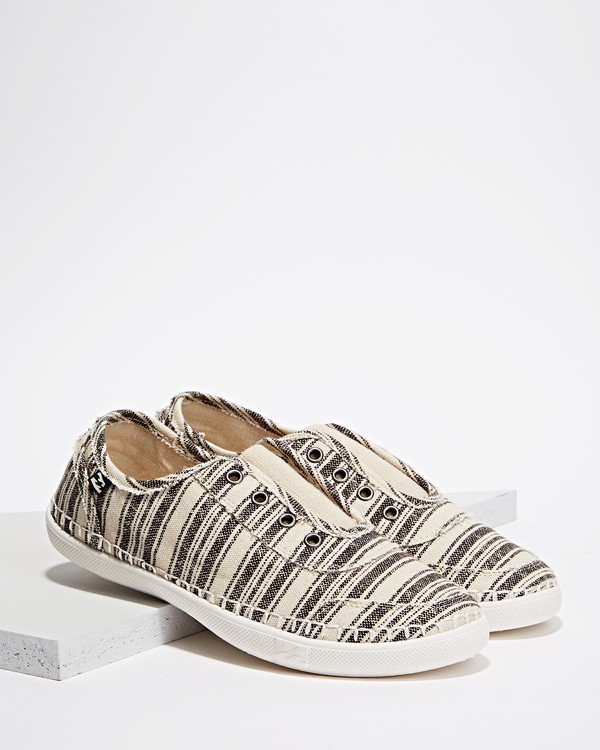 billabong slip on sneakers