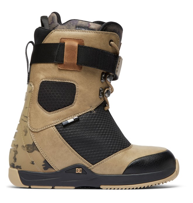 snowboard boots lace up