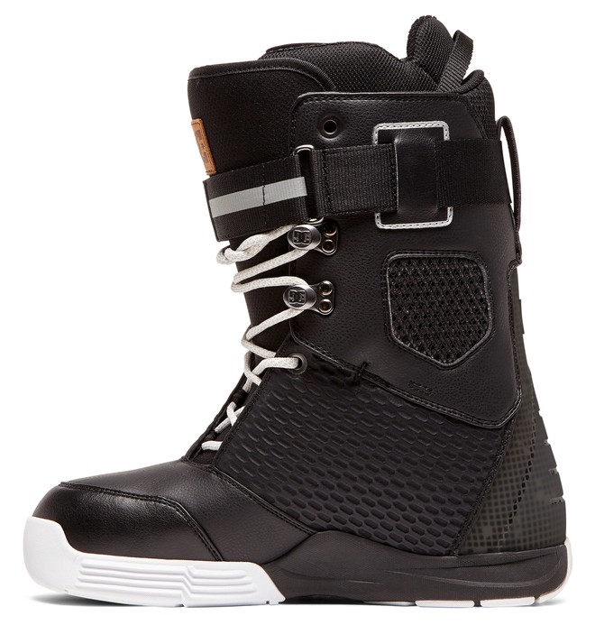 snowboard boots lace up