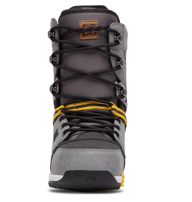 snowboard boots lace up