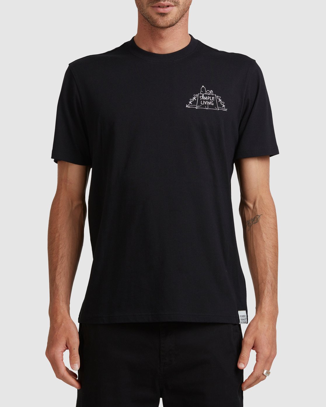 1 PEANUTS SIMPLE LI Black G517010 Element