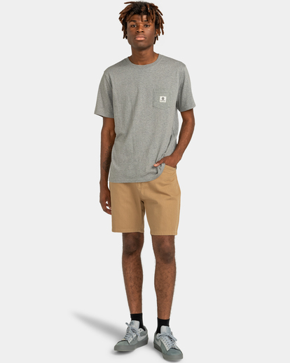 Black t shirt outlet khaki shorts