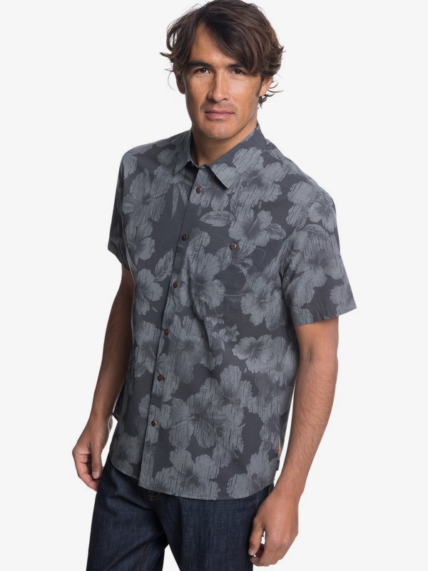 quiksilver, Waterman Tech Raindays - Technical UPF 30 Short Sleeve Shirt for Men, BLACK (kvj0) 0 Waterman Tech Raindays - Technical UPF 30 Short Sleeve Shirt for Men Black EQMWT03187 Quiksilver