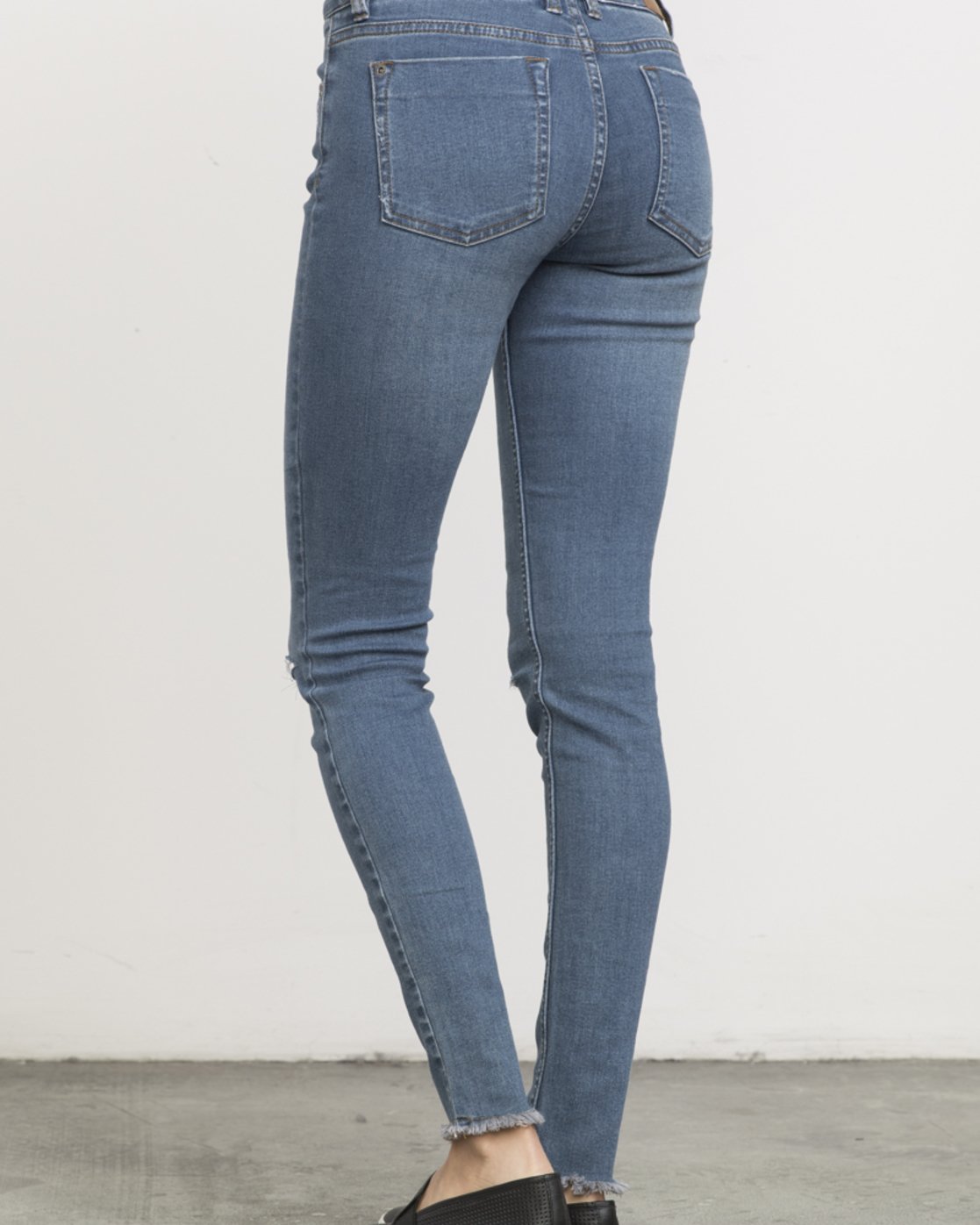 2 DAYLEY  C3PNRARVP7 RVCA