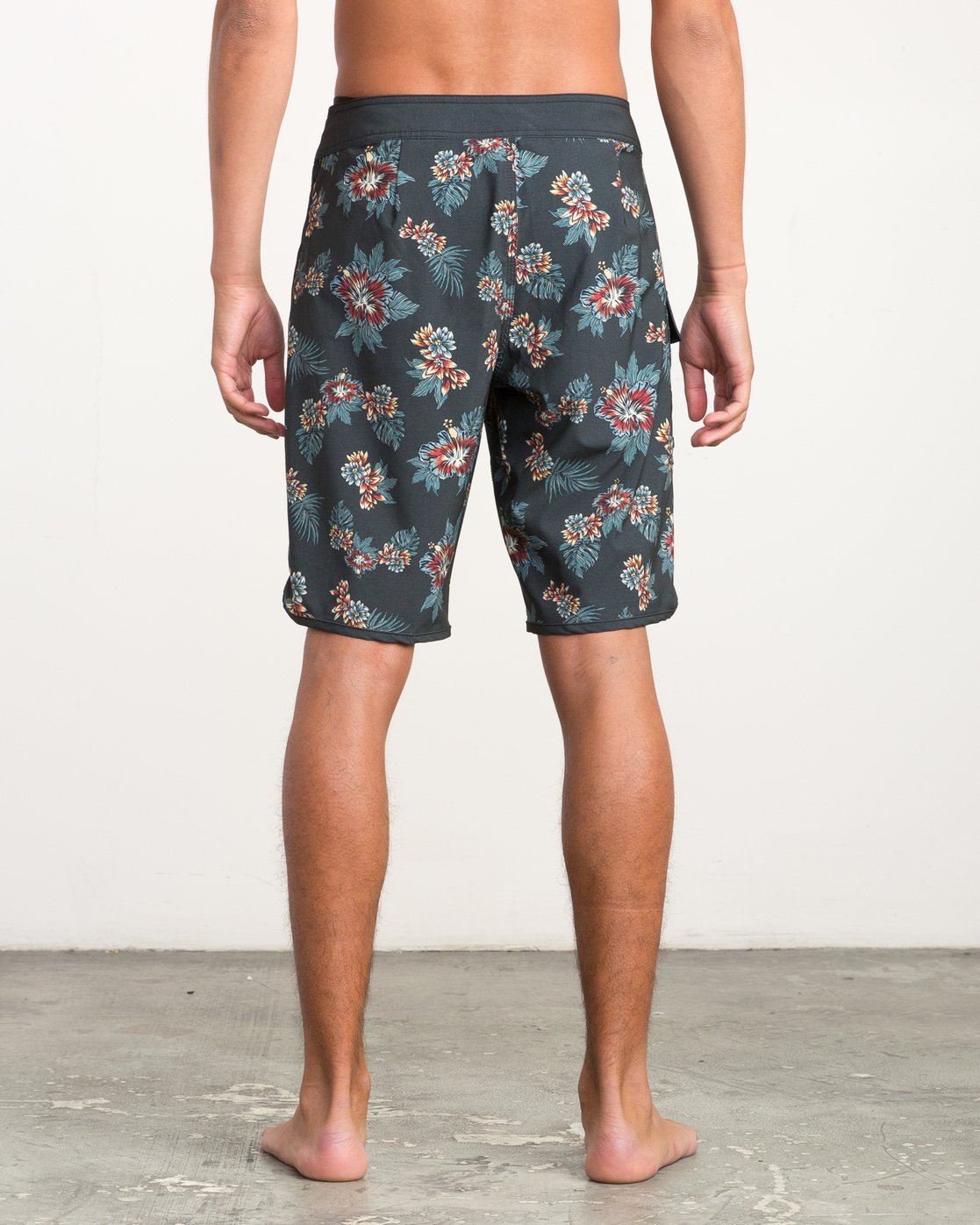 4 MCMILLAN FLORAL TRUNK  H1BSJFRVP8 RVCA