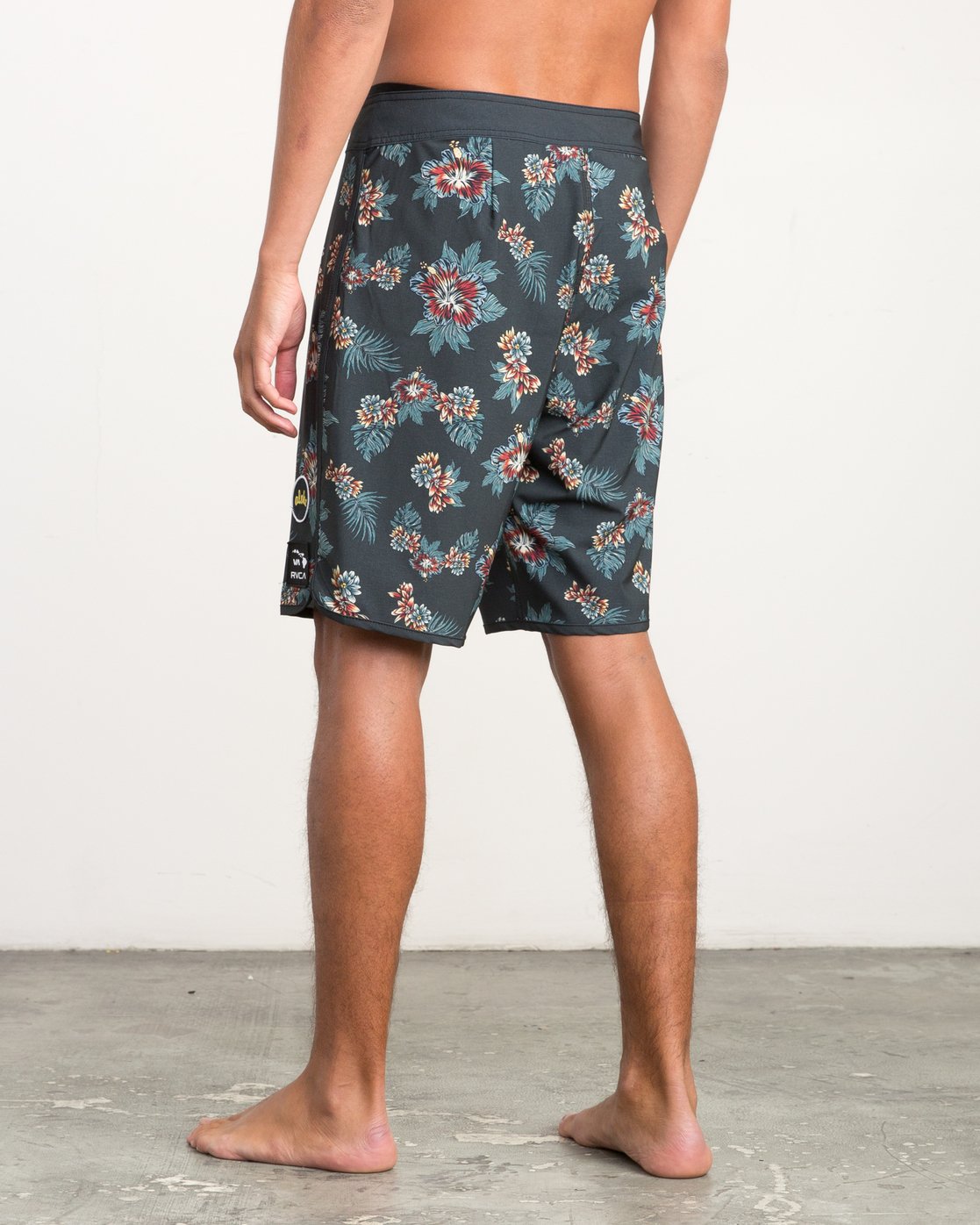 3 MCMILLAN FLORAL TRUNK  H1BSJFRVP8 RVCA