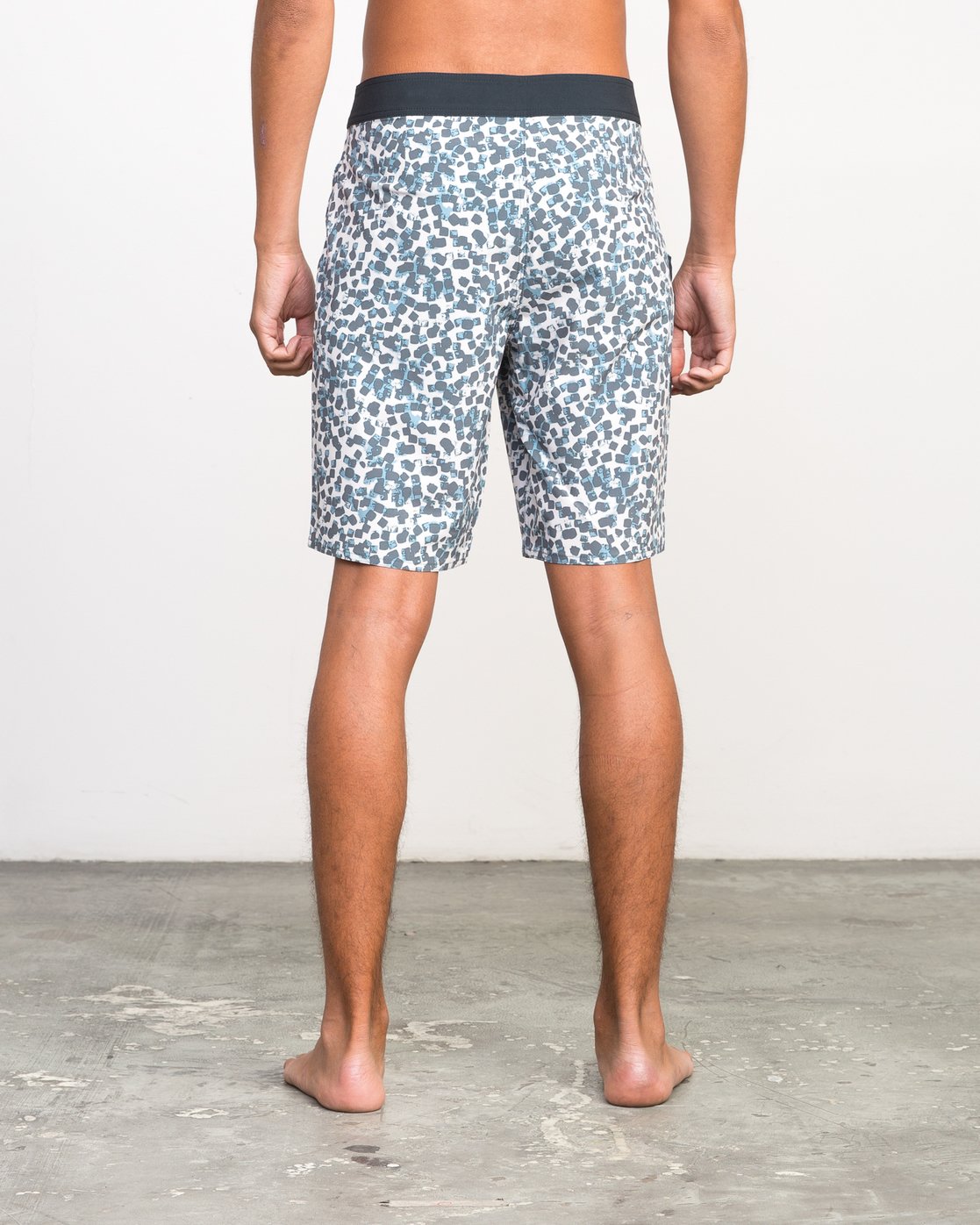 4 BARROW TRUNK  H1BSRKRVP8 RVCA