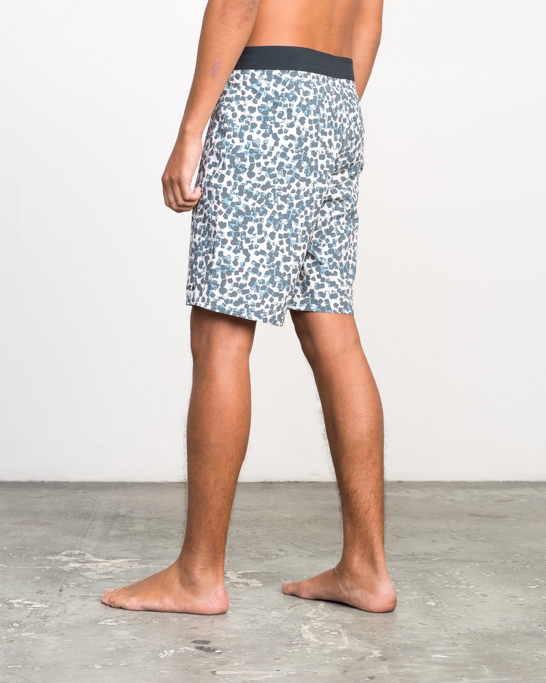 3 BARROW TRUNK  H1BSRKRVP8 RVCA