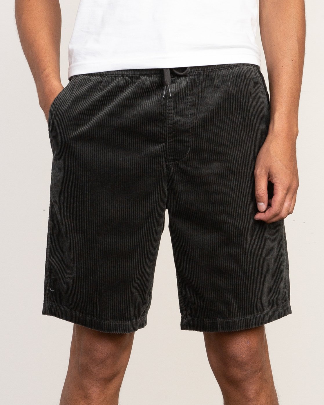 Americana Corduroy Elastic 19" Short for Men 3664564390785 RVCA