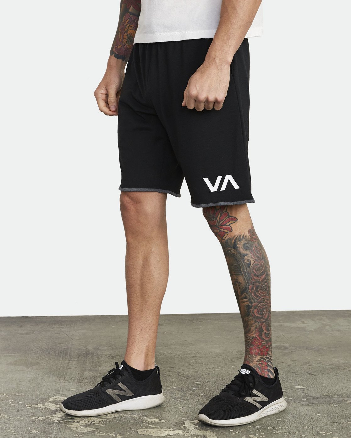 black gym shorts without pockets