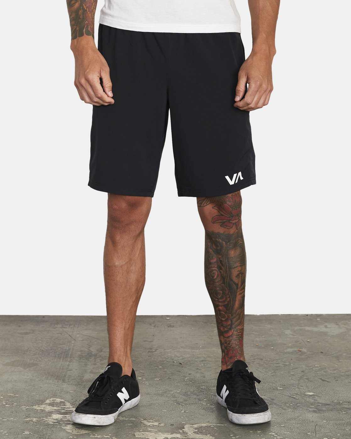YOGGER FLEX WORKOUT SHORTS 18&quot; V2123RYA RVCA