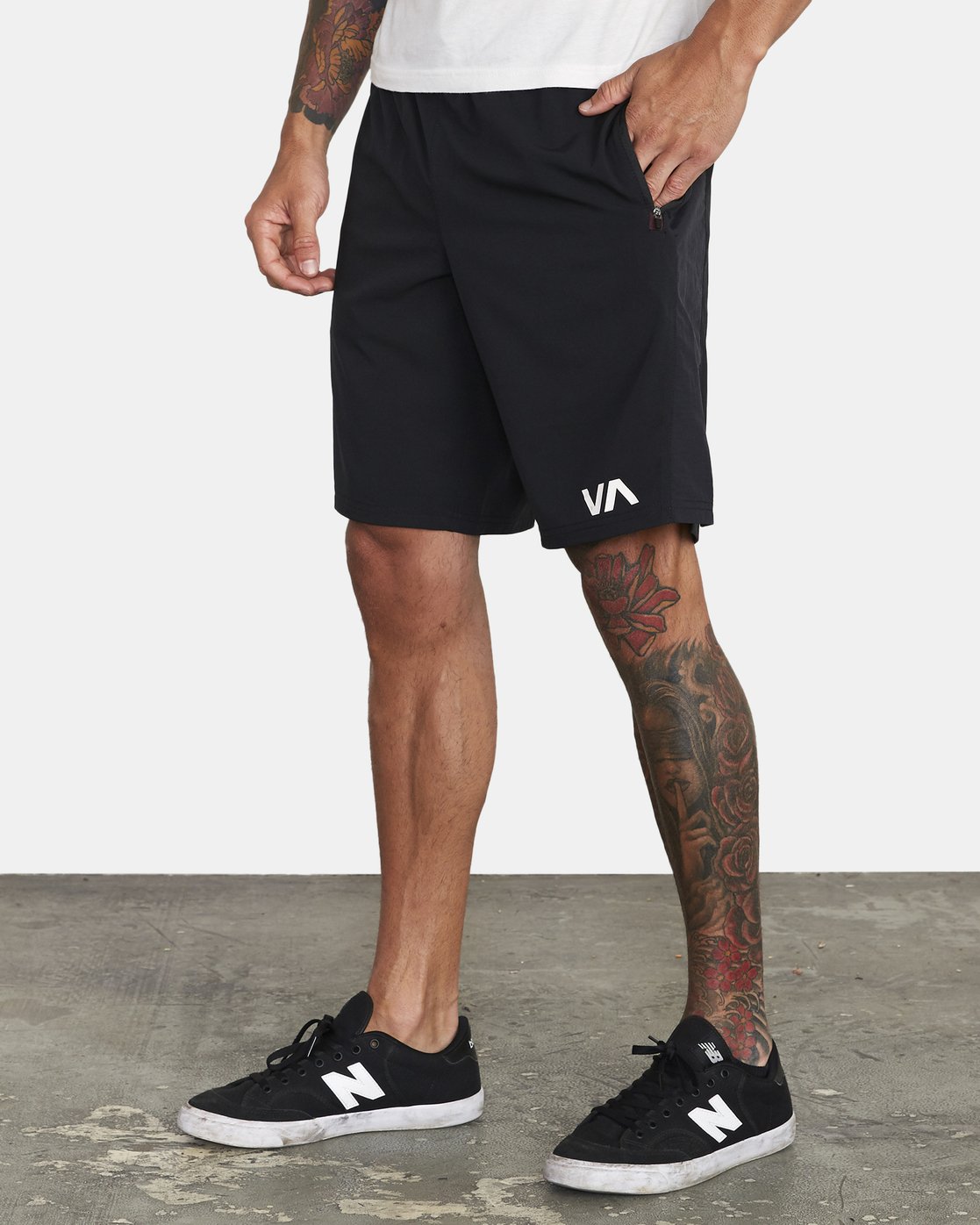 YOGGER FLEX WORKOUT SHORTS 18&quot; V2123RYA RVCA