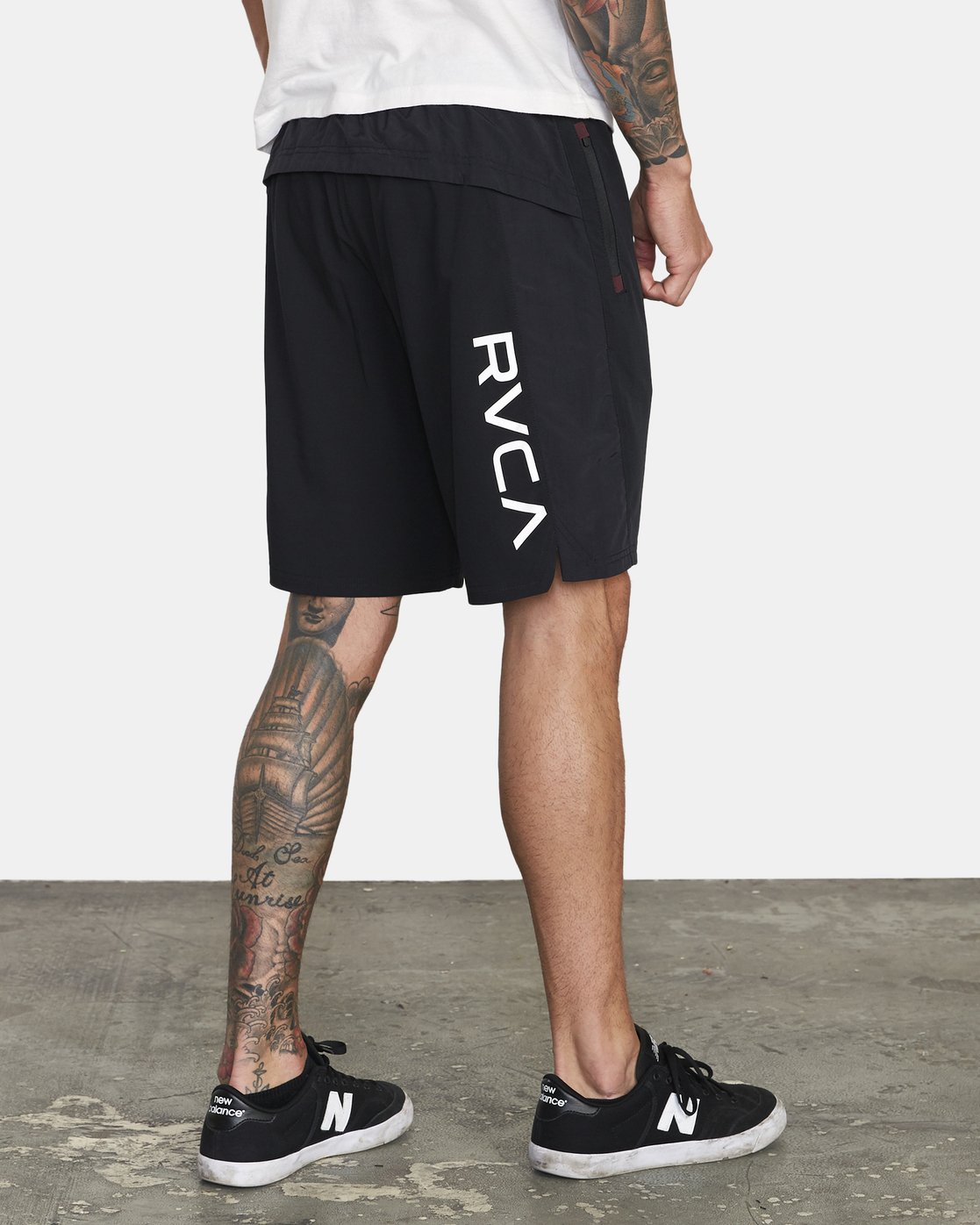 YOGGER FLEX WORKOUT SHORTS 18&quot; V2123RYA RVCA
