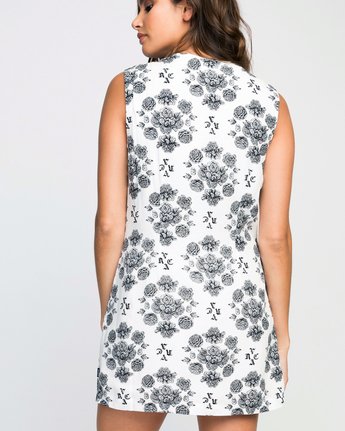 2 FAIRPLAY  F3DRGERVF7 RVCA