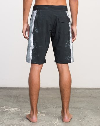 4 CHRISTIAN TRUNK  H1BSJBRVP8 RVCA