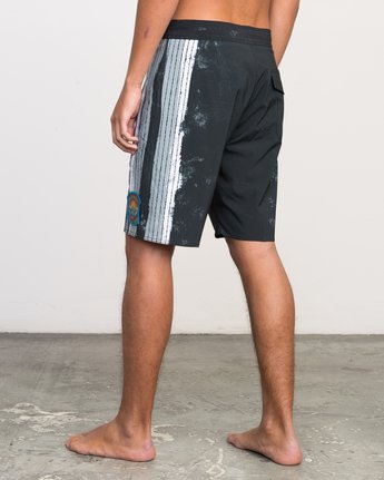 3 CHRISTIAN TRUNK  H1BSJBRVP8 RVCA