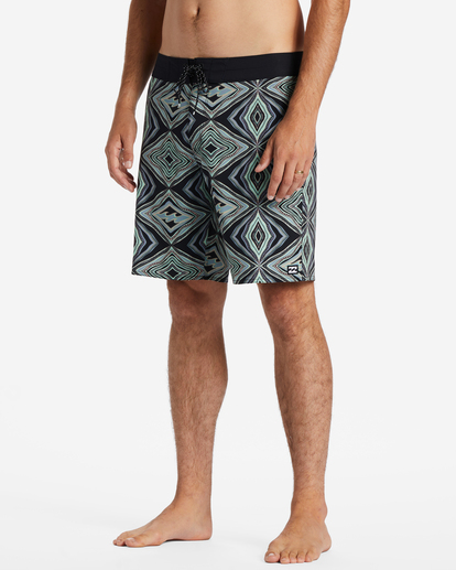 3 Sundays Pro Performance 19" Boardshorts Grey ABYBS00387 Billabong