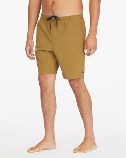 3 A/Div Transport Elastic Waist Shorts 18" White M2512BTE Billabong