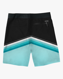 Boys' Undertow Pro Boardshorts 18"