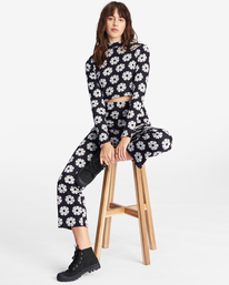 3 Daisy Days Cropped Bodycon Long Sleeve Top Black ABJKT00458 Billabong