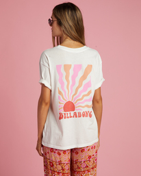 2 Happy To Be Here Graphic Boyfriend T-Shirt  ABJZT01076 Billabong